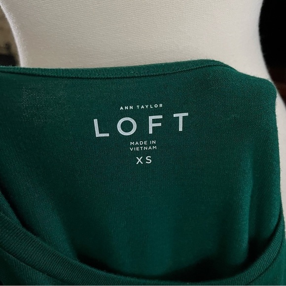 Ann Taylor Loft Knit Top Women's XS Forest Green CrewNeck 3/4 Sleeve Hi-Lo Swing - Picture 6 of 6